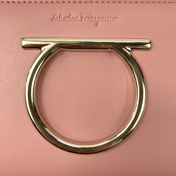 Ferragamo Gancini Calfskin Wallet in Antique Rose NEW IN FERRAGAMO BOX - Picture 6 of 8